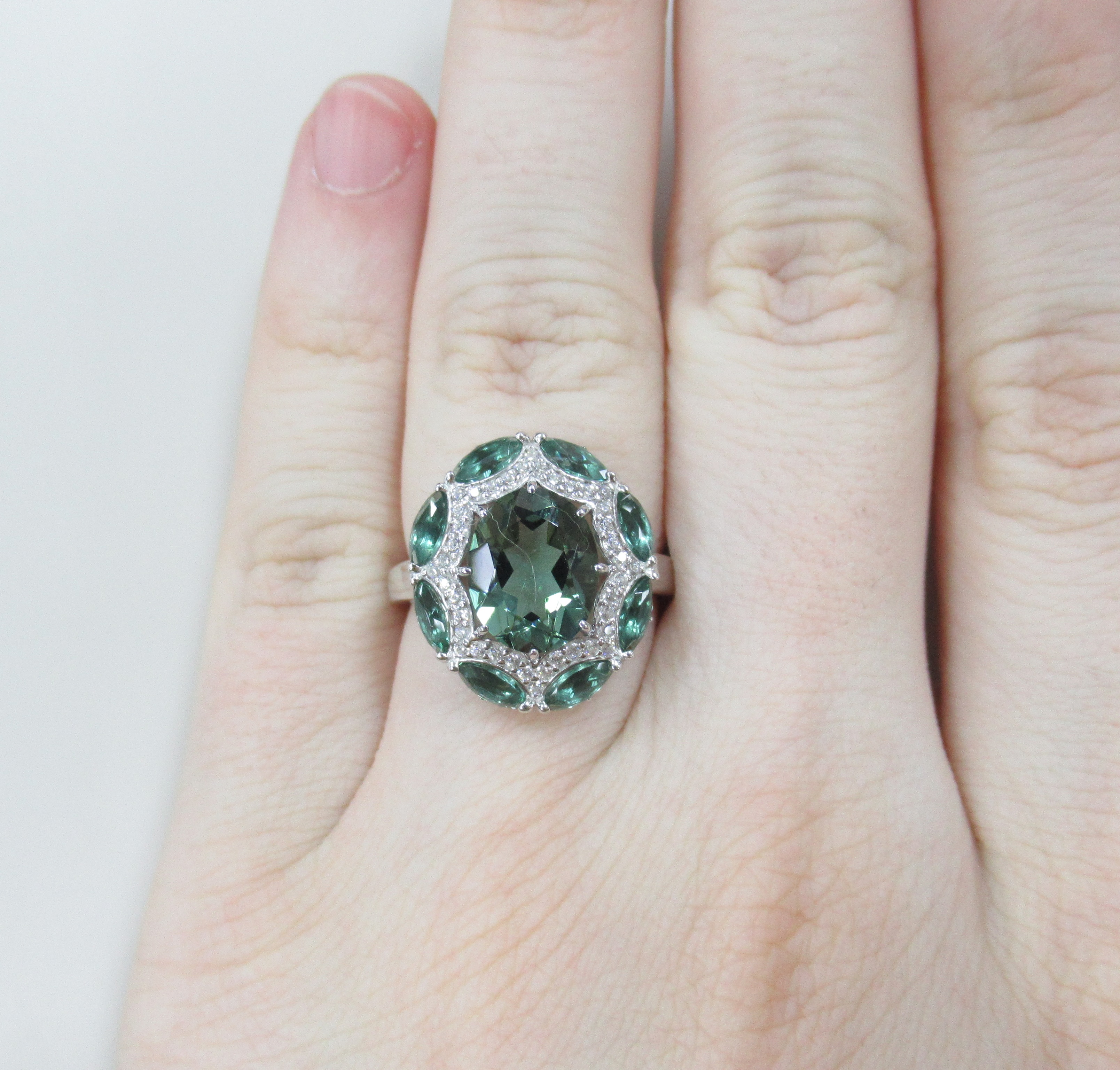 Серебряное кольцо с празиолитами